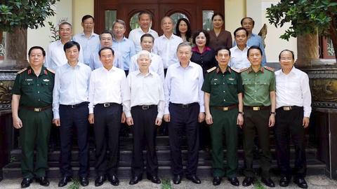 Tổng Bí thư, Chủ tịch nước Tô Lâm thăm các đồng chí nguyên lãnh đạo Đảng, Nhà nước