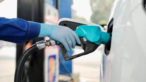 Bỏ dầu hỏa khỏi danh mục giá cơ sở xăng dầu