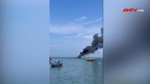 Cháy tàu chở dầu ở vùng biển xã Liên Hương