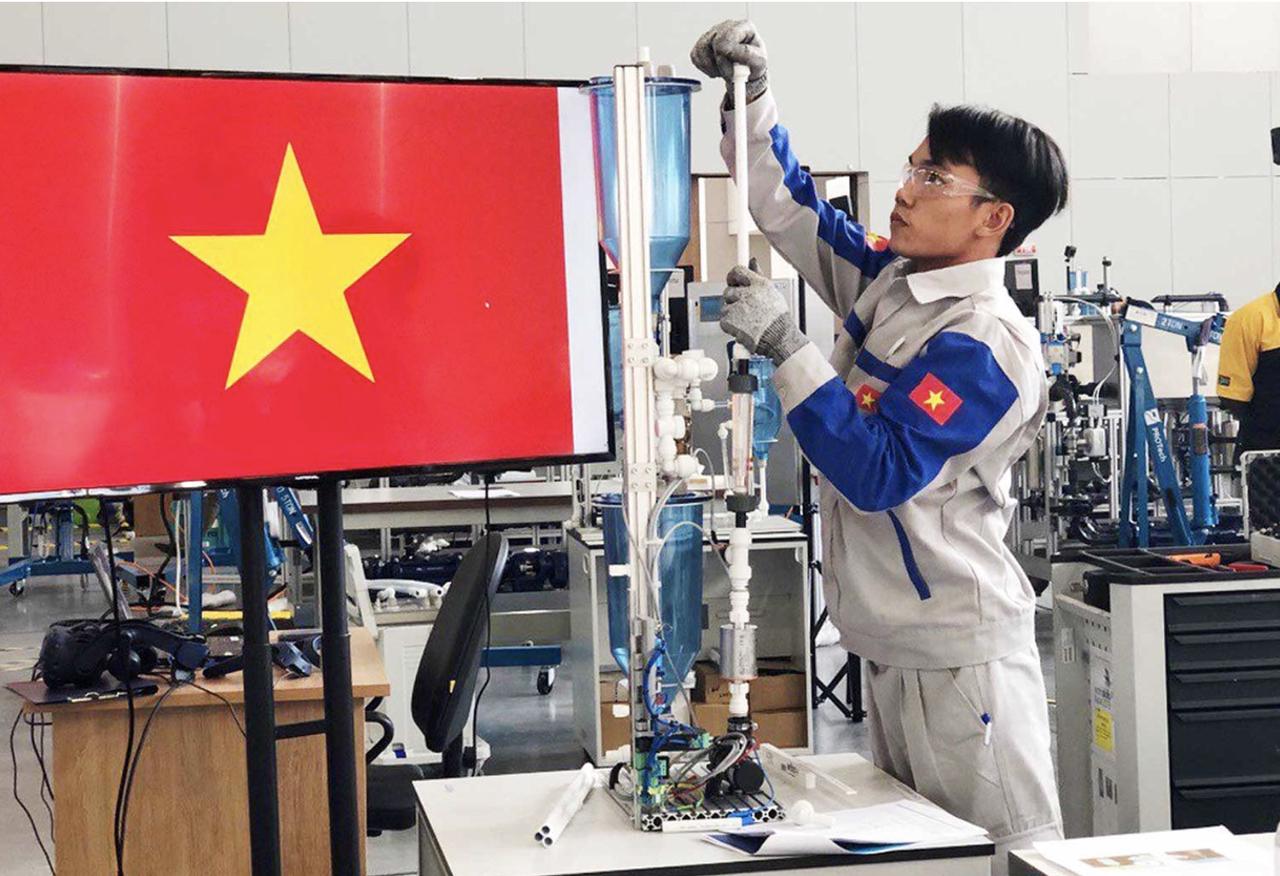 Phát triển nguồn nhân lực chất lượng cao từ yêu cầu đổi mới 