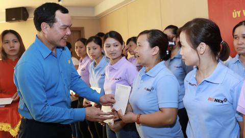 Chú trọng chăm lo đời sống người lao động