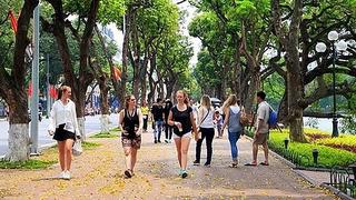 Doanh thu dịch vụ, du lịch đóng góp tích cực vào tăng trưởng