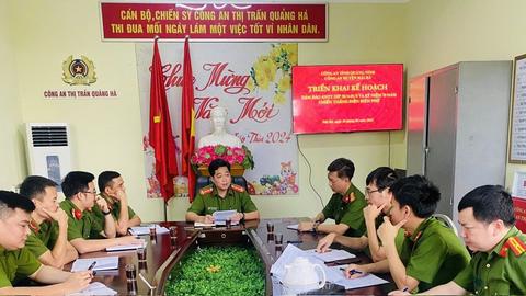 Triệt phá đường dây vận chuyển gần 1.000 bình khí cười trên tuyến biên giới Quảng Ninh
