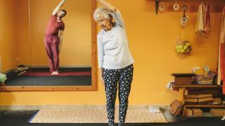 Bí quyết sống khoẻ của giáo viên yoga 102 tuổi