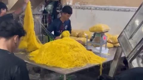 Mỳ tươi chứa chất cấm - nguy cơ khó lường