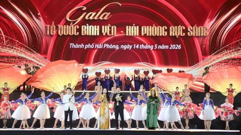 Ấn tượng Gala "Tổ quốc bình yên - Hải Phòng rực sáng" 