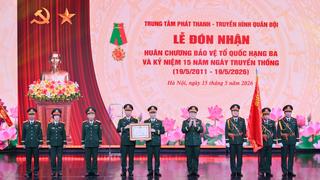 Trung tâm Phát thanh - Truyền hình Quân đội đón nhận Huân chương Bảo vệ Tổ quốc hạng Ba