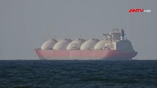 Iran cấp phép cho nhiều tàu đi qua eo Hormuz