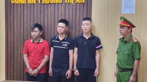 Khởi tố 4 đối tượng dùng 'bom xăng' tấn công nhà dân