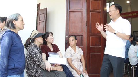 Các hộ dân tham gia bốc thăm đất tái định cư dự án sân bay Gia Bình