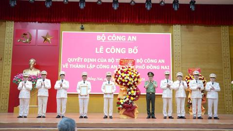 Công bố quyết định thành lập Công an thành phố Đồng Nai