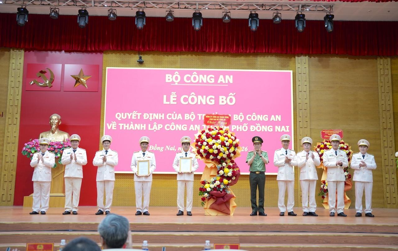 Công bố quyết định thành lập Công an thành phố Đồng Nai