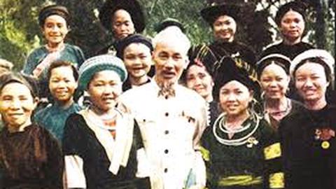 Bác Hồ trong trái tim đồng bào cả nước 