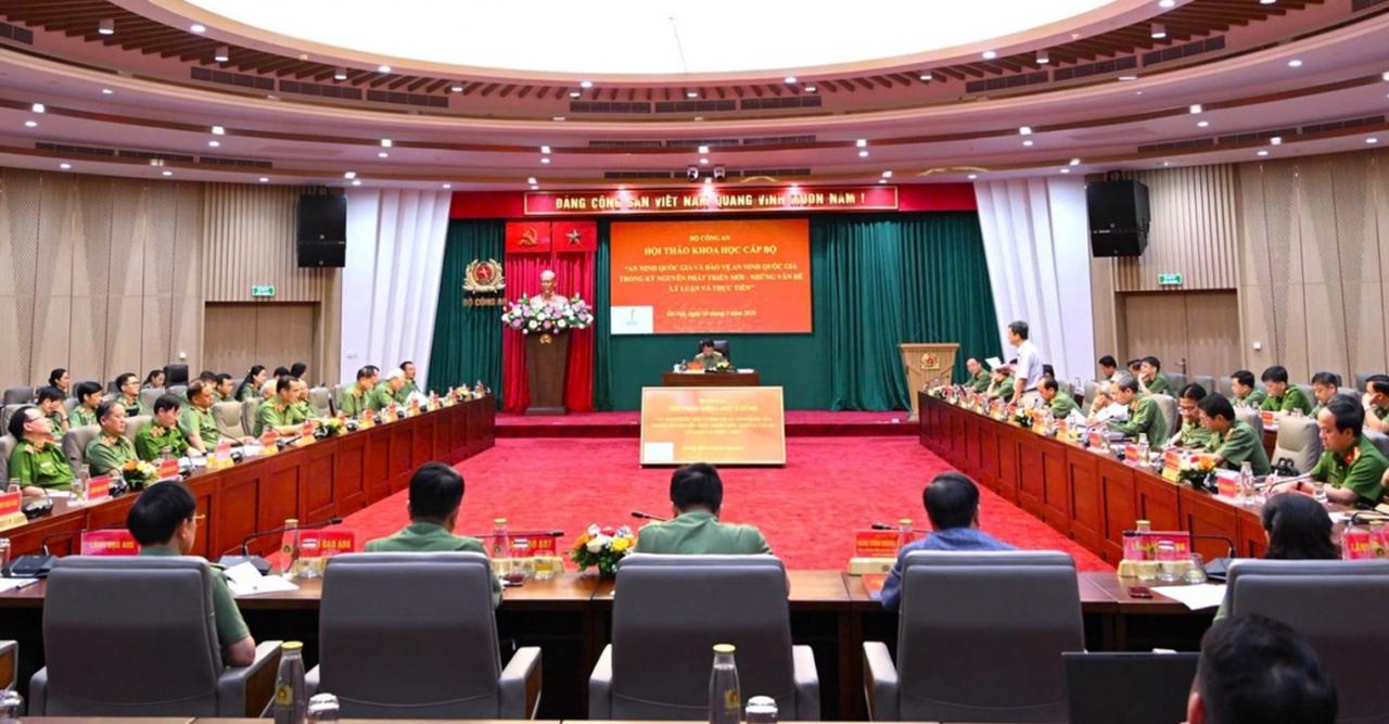 Hoàn thiện lý luận và thực tiễn an ninh quốc gia và bảo vệ an ninh quốc gia trong kỷ nguyên mới