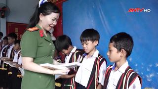 Lớp học “0 đồng” giữa đại ngàn Trà Bồng