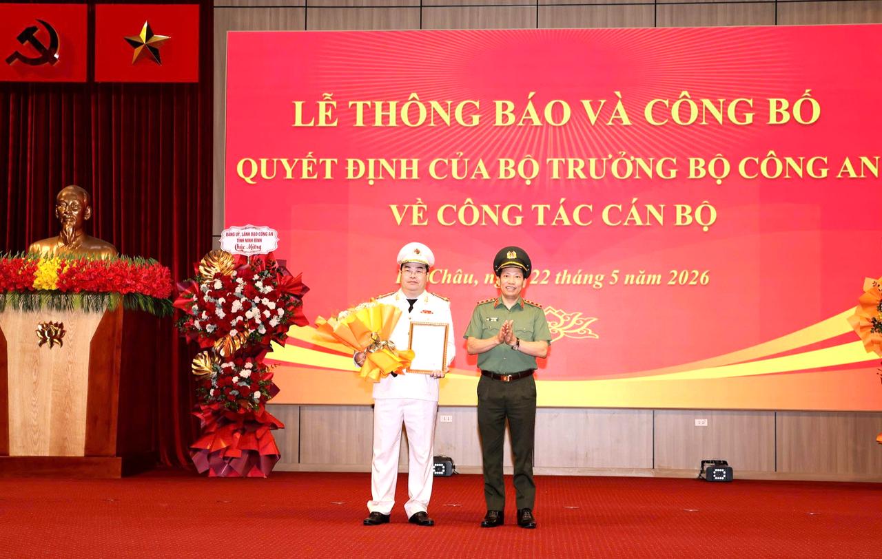 Công bố các quyết định của Bộ trưởng Bộ Công an về công tác cán bộ