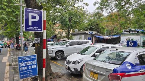 Hà Nội yêu cầu thu giá trông giữ xe theo hình thức điện tử không dừng