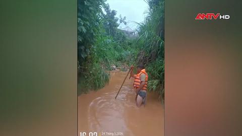 Các lực lượng tìm nữ sinh lớp 6 bị lũ cuốn ở Đà Lạt