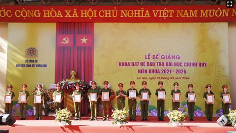Bế giảng Khóa D47 Học viện Cảnh sát nhân dân 