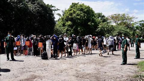 Tiếp nhận 137 công dân Việt Nam do phía Campuchia trao trả
