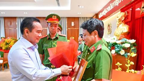 Thành ủy, UBND TP. HCM khen thưởng thành tích phòng chống tội phạm
