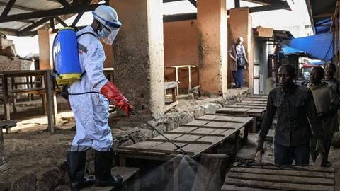 Uganda đóng cửa biên giới với CHDC Congo vì dịch Ebola