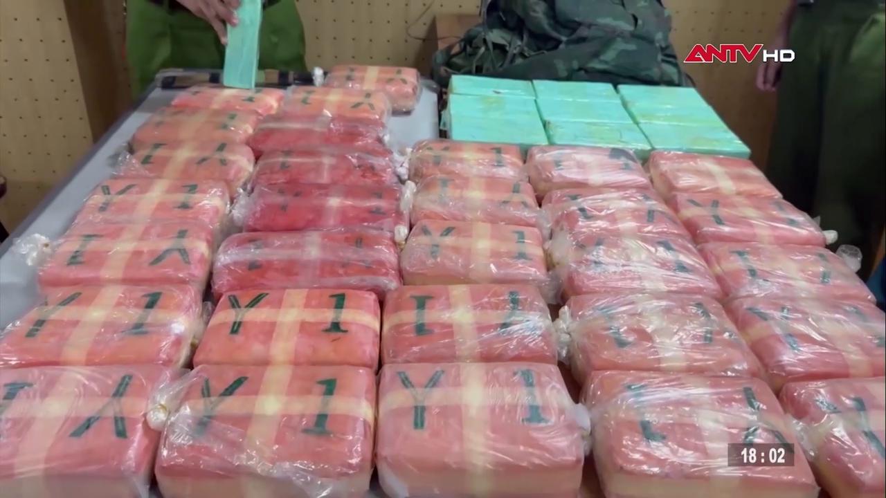 Đối tượng nổ súng, chém cán bộ truy đuổi hòng thoát thân cùng 23 kg ma túy