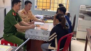 Xử lý học sinh lớp 9 đi xe đạp điện lạng lách trước ô tô