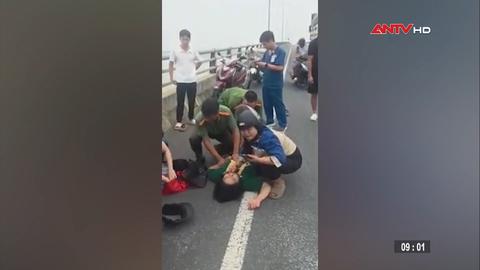 Cán bộ Công an kịp thời sơ cứu cháu bé qua nguy hiểm