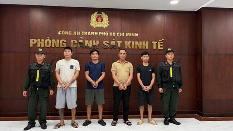 Khởi tố 4 đối tượng sản xuất hơn 1.000 tấn giá đỗ ngâm hóa chất cấm