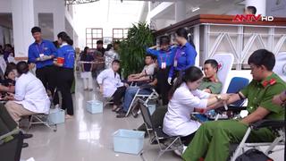  Giọt máu hồng hòa cùng khát vọng bảo vệ Tổ quốc