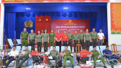 Công an tỉnh Cà Mau lan tỏa yêu thương từ những giọt máu hồng