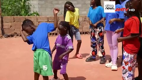 Giấc mơ World Cup của các vũ công trẻ ở Uganda