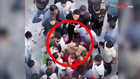 Lật tẩy "nữ quái" sau những vòng vây vô hình