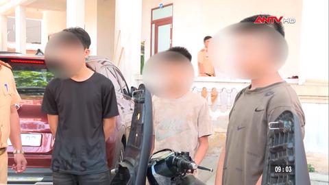 Chặn nhóm thanh thiếu niên đi xe càn quấy, thu giữ nhiều hung khí