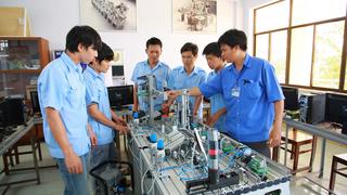 Liên thông từ đại học về cao đẳng: Không phải hạ chuẩn mà vì quyền lợi người học