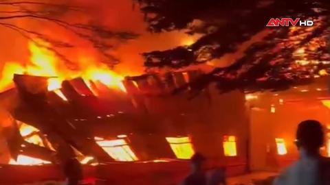 Điều tra nguyên nhân vụ cháy thiêu rụi 17.000 m² nhà xưởng 