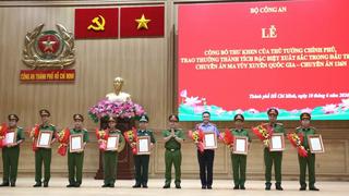 Trao thưởng thành tích xuất sắc triệt phá đường dây ma túy xuyên quốc gia