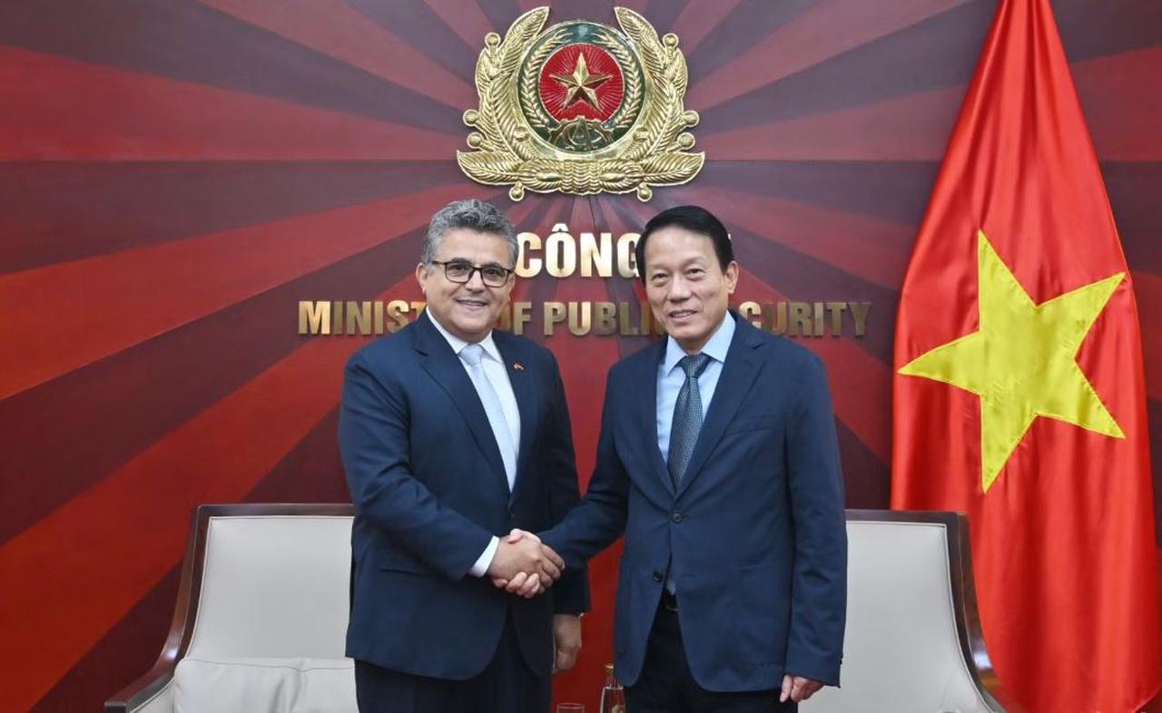 Bộ trưởng Lương Tam Quang tiếp Đại sứ Palestine