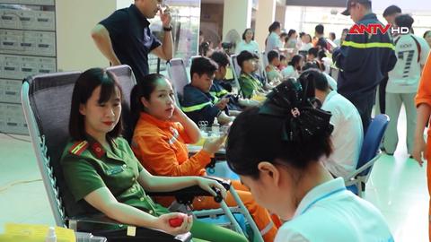 Hơn 100 CBCS Công an tỉnh Lào Cai hiến máu tình nguyện
