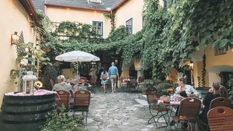 Heuriger – Nét văn hóa rượu vang giữa lòng thủ đô Vienna, Áo