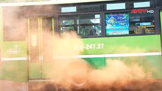 Thực tập thoát nạn, chữa cháy trên xe buýt 