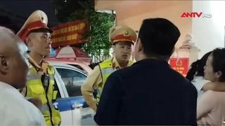 Kịp thời đưa 2 trẻ bị lạc về với gia đình