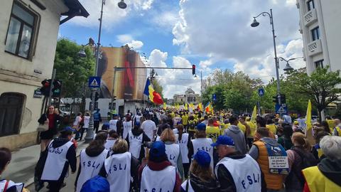 Romania: Giáo viên biểu tình phản đối dự luật lương mới
