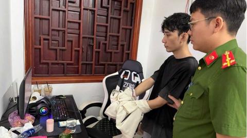 Triệt phá đường dây làm giả giấy tờ, bằng cấp