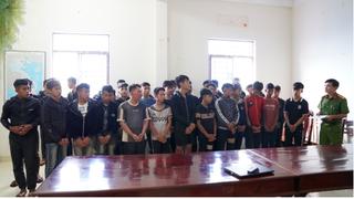 Triệu tập hơn 40 thanh thiếu niên mang hung khí gây rối trên đường