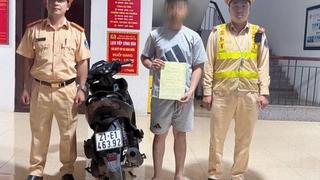 Tịch thu mô tô của thanh niên tái diễn hành vi bốc đầu xe 