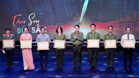 Cầu nối lan tỏa những chiến công, hình ảnh đẹp của lực lượng CAND