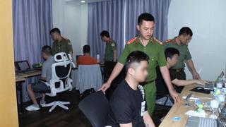Triệt phá nhóm người nước ngoài hoạt động lừa đảo trên không gian mạng