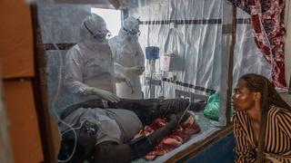 Dịch Ebola: Báo động số nhân viên y tế tử vong